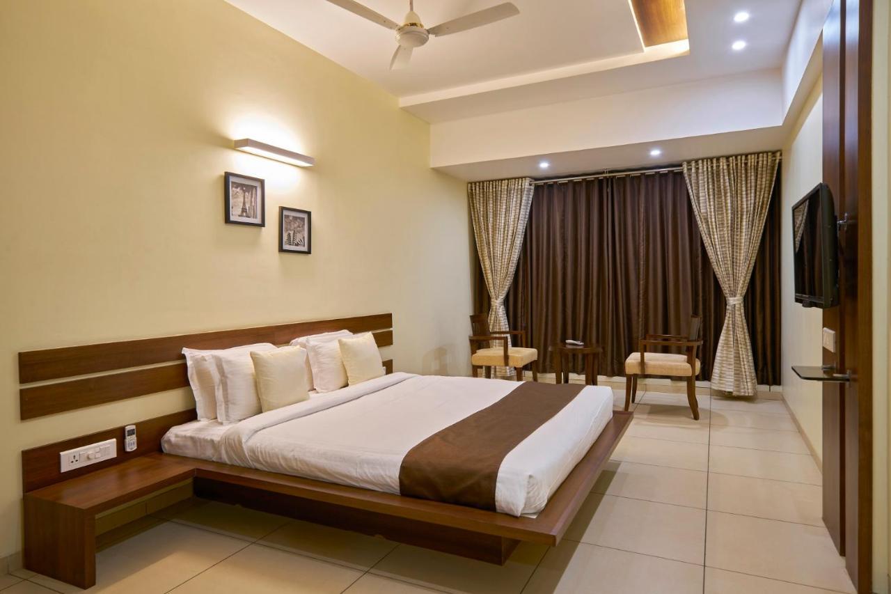 Hotel 3 Leaves Kolhapur Zewnętrze zdjęcie
